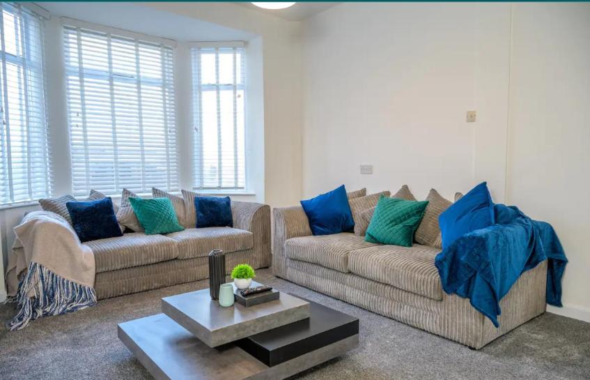 Large 7 Bedroom Town House In Chester City Centre Extérieur photo