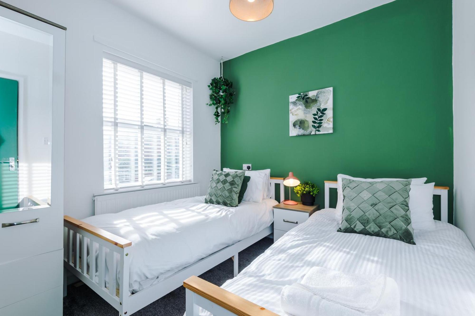 Large 7 Bedroom Town House In Chester City Centre Extérieur photo