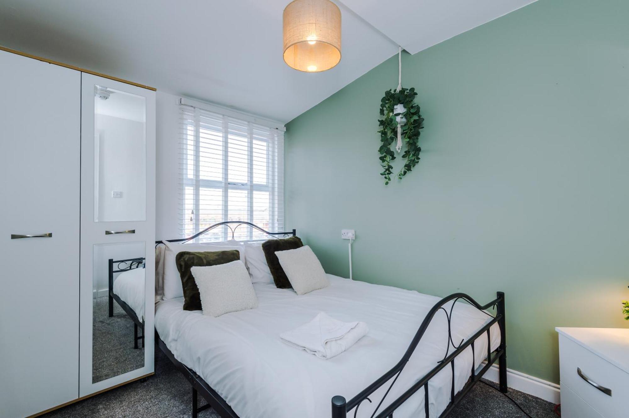 Large 7 Bedroom Town House In Chester City Centre Extérieur photo