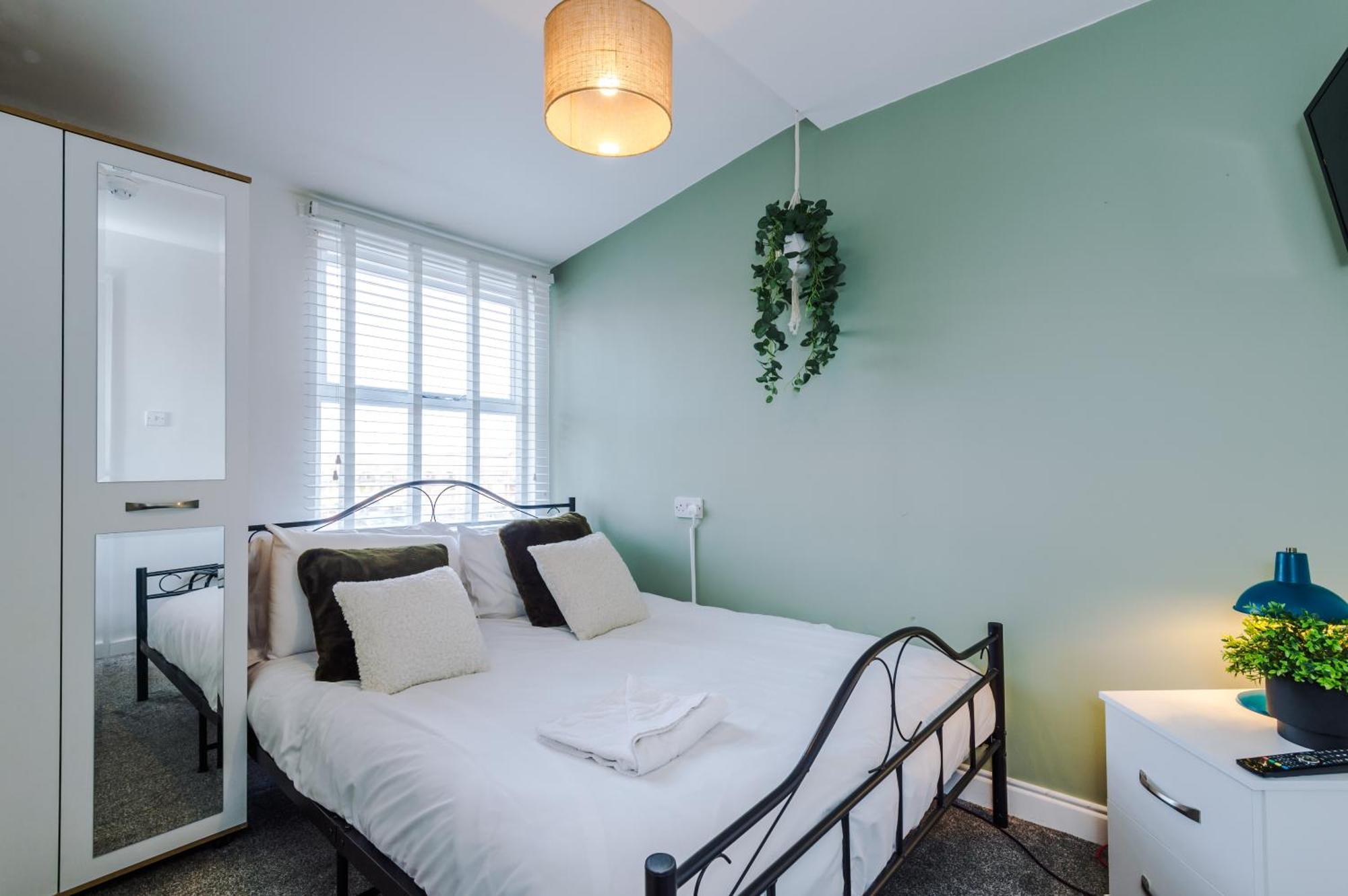 Large 7 Bedroom Town House In Chester City Centre Extérieur photo